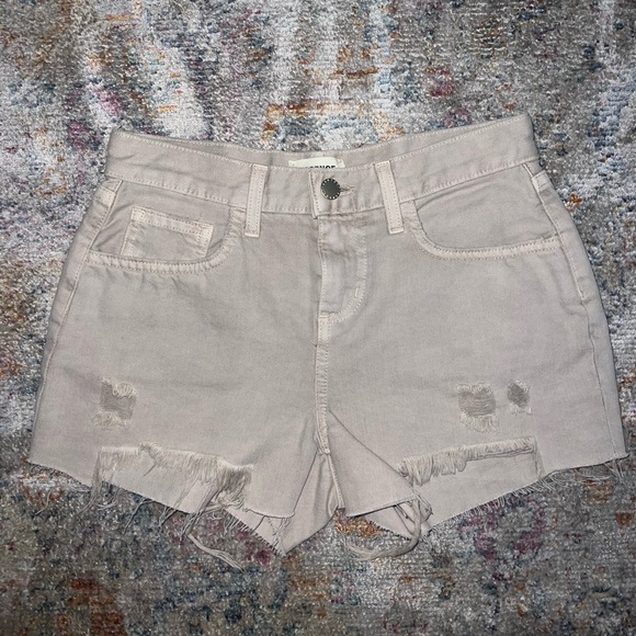 Off white shorts - Picture 2 of 4